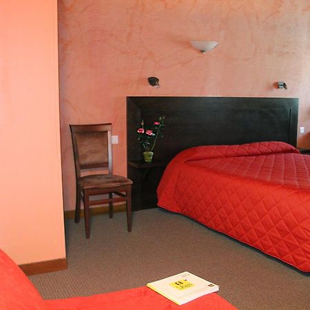 Logis Des Trois Maures Couches Exterior foto