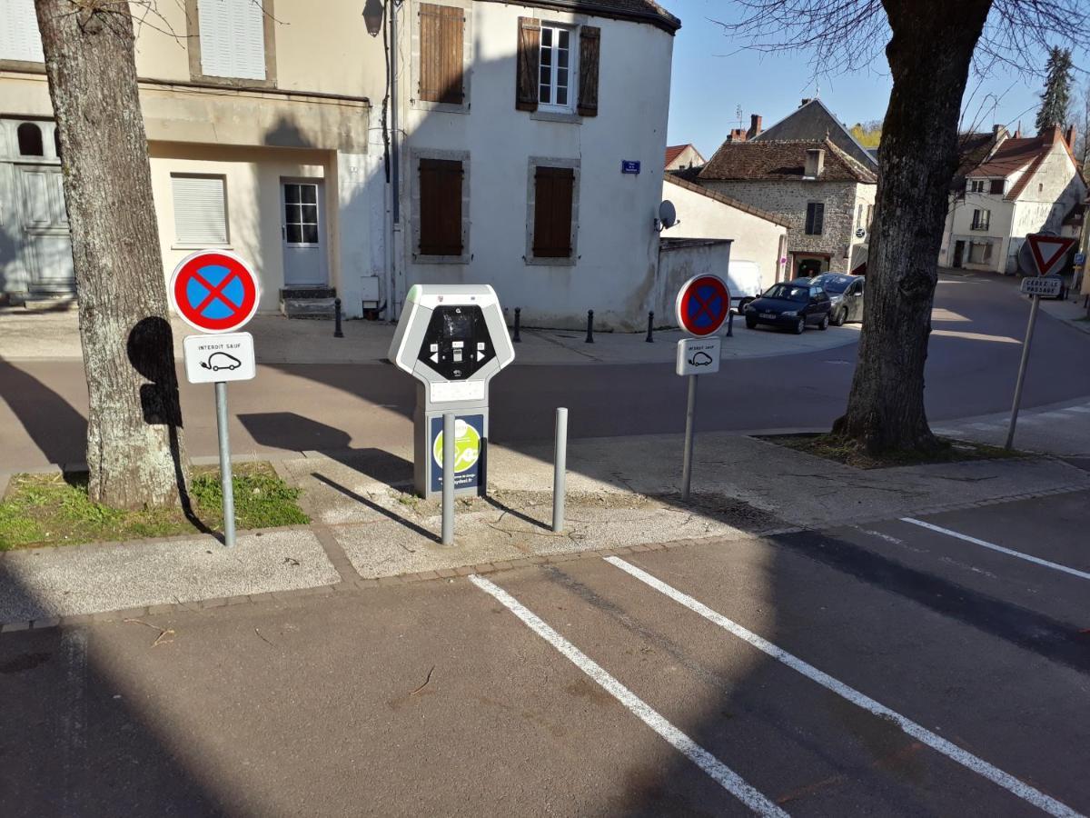 Logis Des Trois Maures Couches Exterior foto