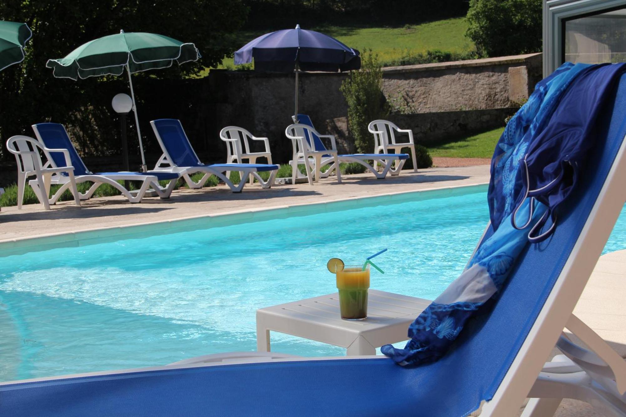 Logis Des Trois Maures Couches Exterior foto