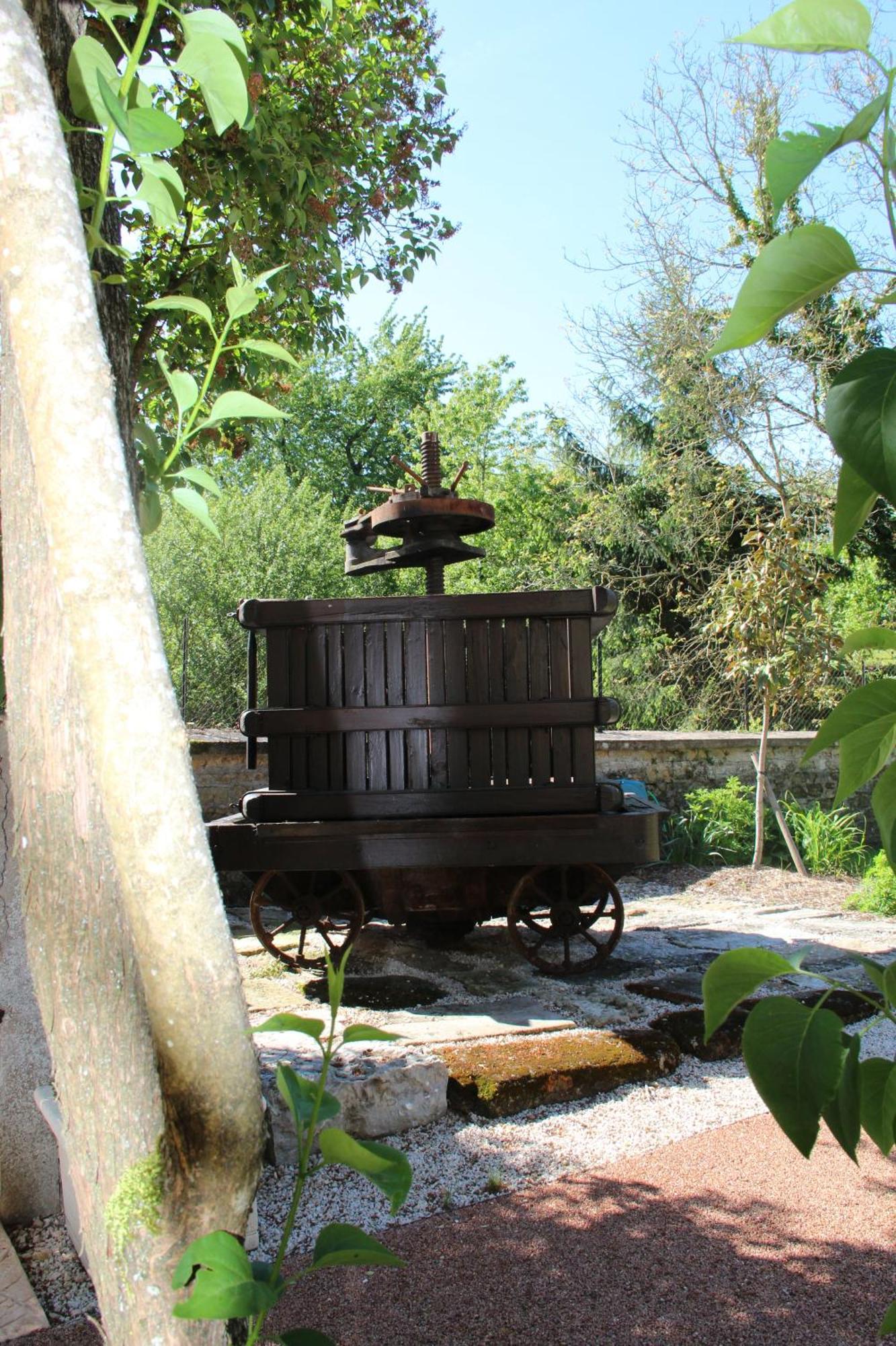 Logis Des Trois Maures Couches Exterior foto