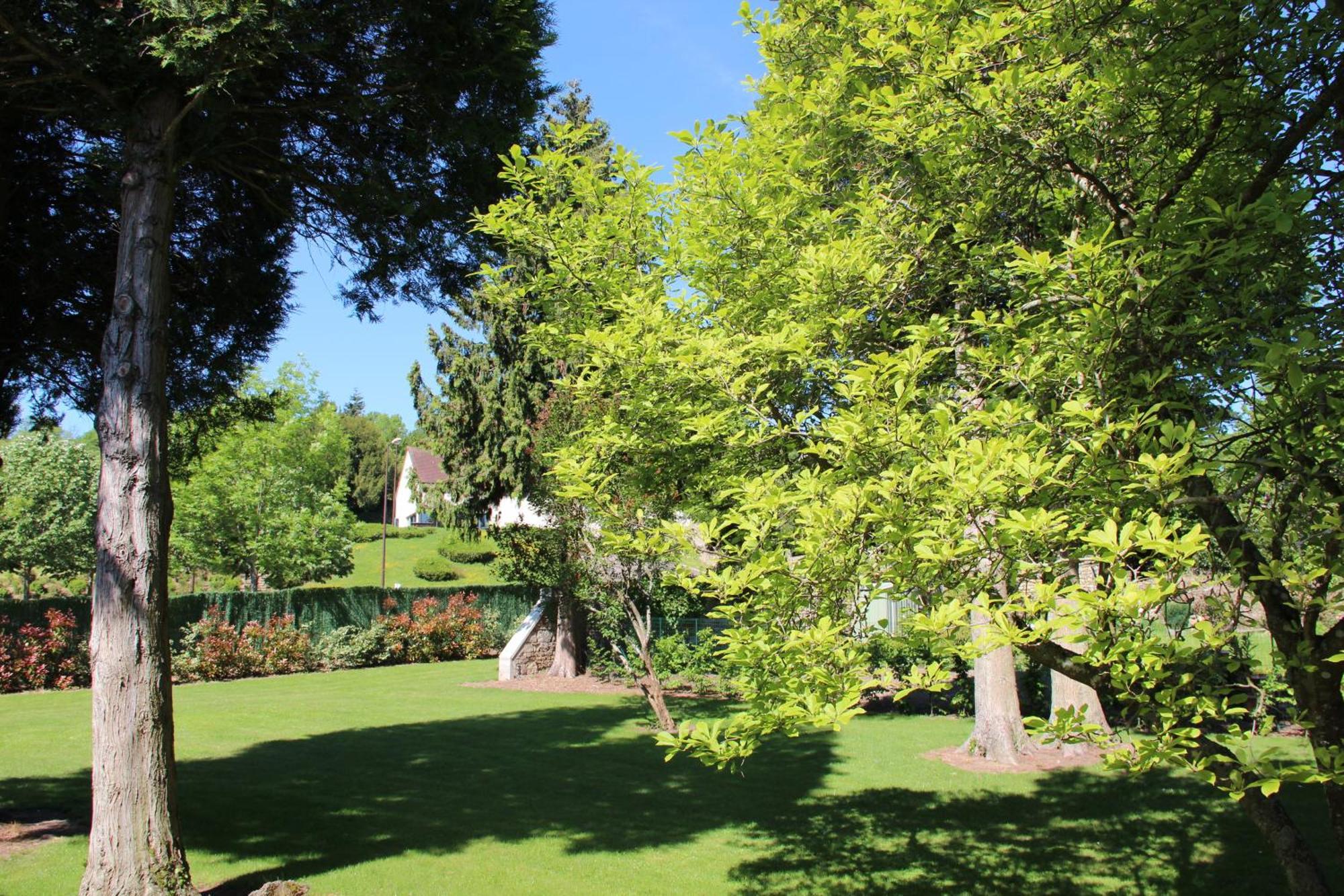 Logis Des Trois Maures Couches Exterior foto