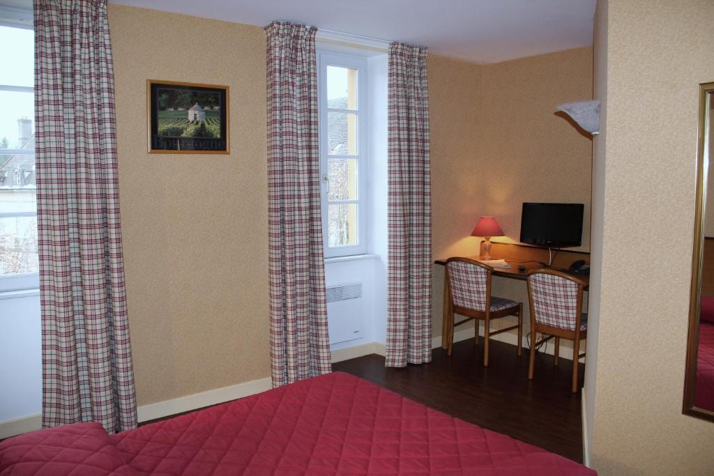 Logis Des Trois Maures Couches Quarto foto