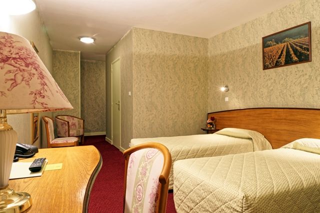 Logis Des Trois Maures Couches Exterior foto