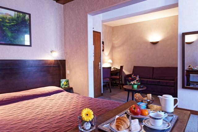 Logis Des Trois Maures Couches Exterior foto